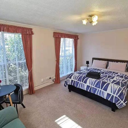 Large Private Room In Modern Stylish House Dunedin Extérieur photo